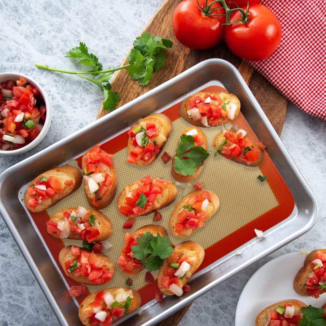 Quarter Sheet Silicone Baking Mats, 7-7/8"x 11-4/5" Food Grade Liquid Silicone Mats, Non-Stick Reusable Cookie Sheet Liners for Quarter Bake Pan for Cake/Toast/Pastry/Cookie/Bun/Bread(2PCS)