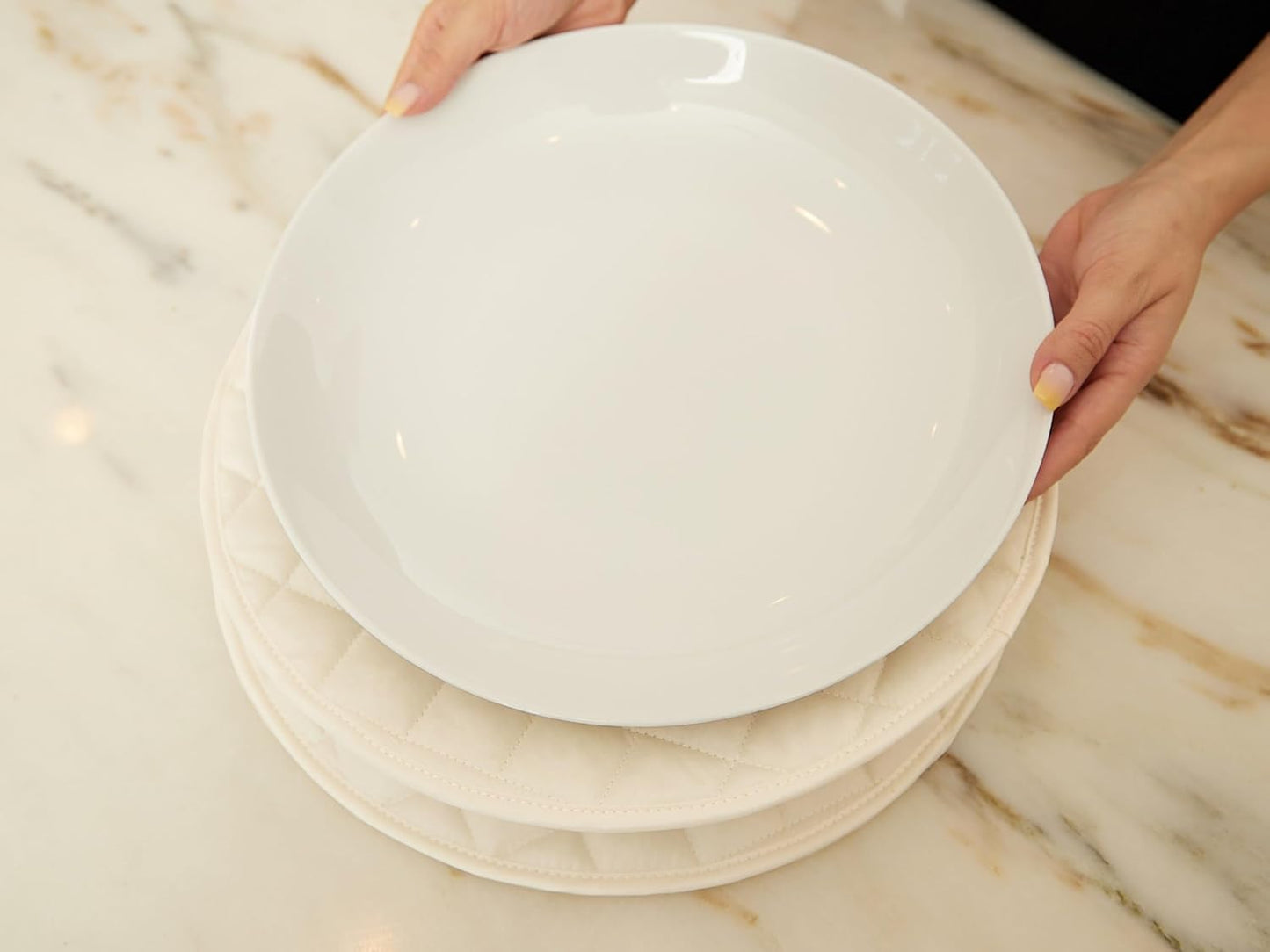 Covermates Keepsakes - Quilted Divider Set - Set of 4 - Scratch & Breakage Protection - Stain Resistant - Machine Washable - China Storage, Cream