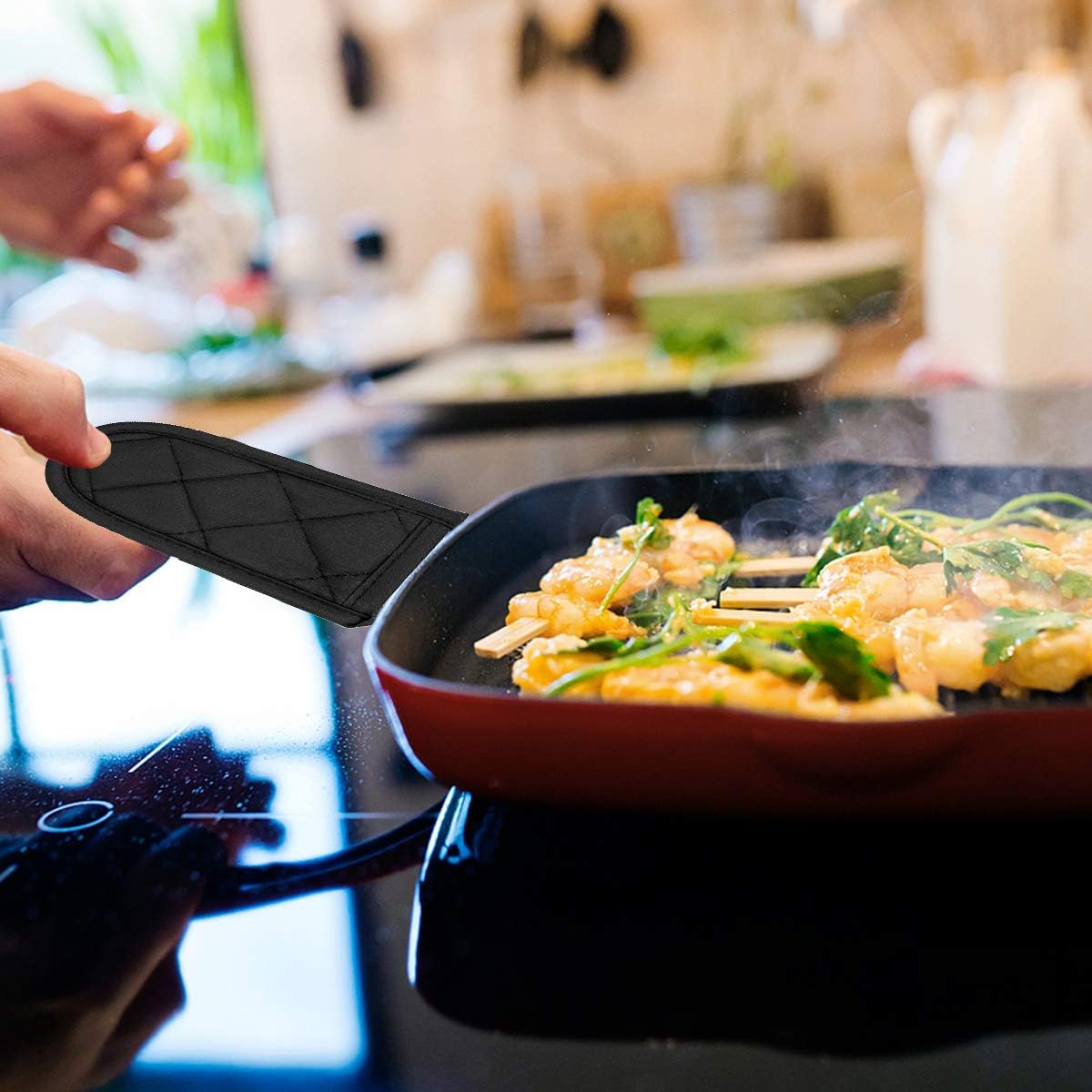 Evoio Cast Iron Skillet Handle Covers, Pan Pot Handle Covers Heat Resistant, Hot Handle Covers, Pan Pot Cast Iron Skillet Handle Holder Sleeves Mitt for Kitchen, BBQ and Baking Cookware (2-Pack Black)