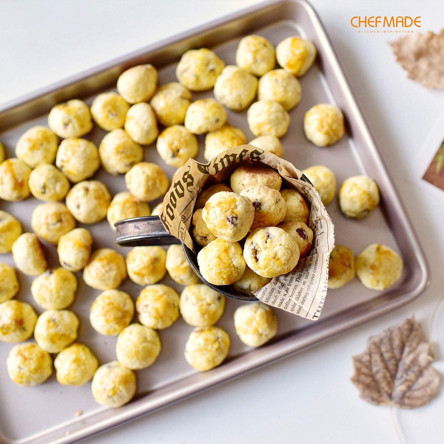 CHEFMADE 17-Inch Baking Sheet Pan, Non-Stick Carbon Steel Rimmed Cookie Sheet Pan for Oven Roasting Meat Bread Jelly Roll Battenberg Pizzas Pastries 12.8" x 17.7" x 1.1" (Champagne Gold)