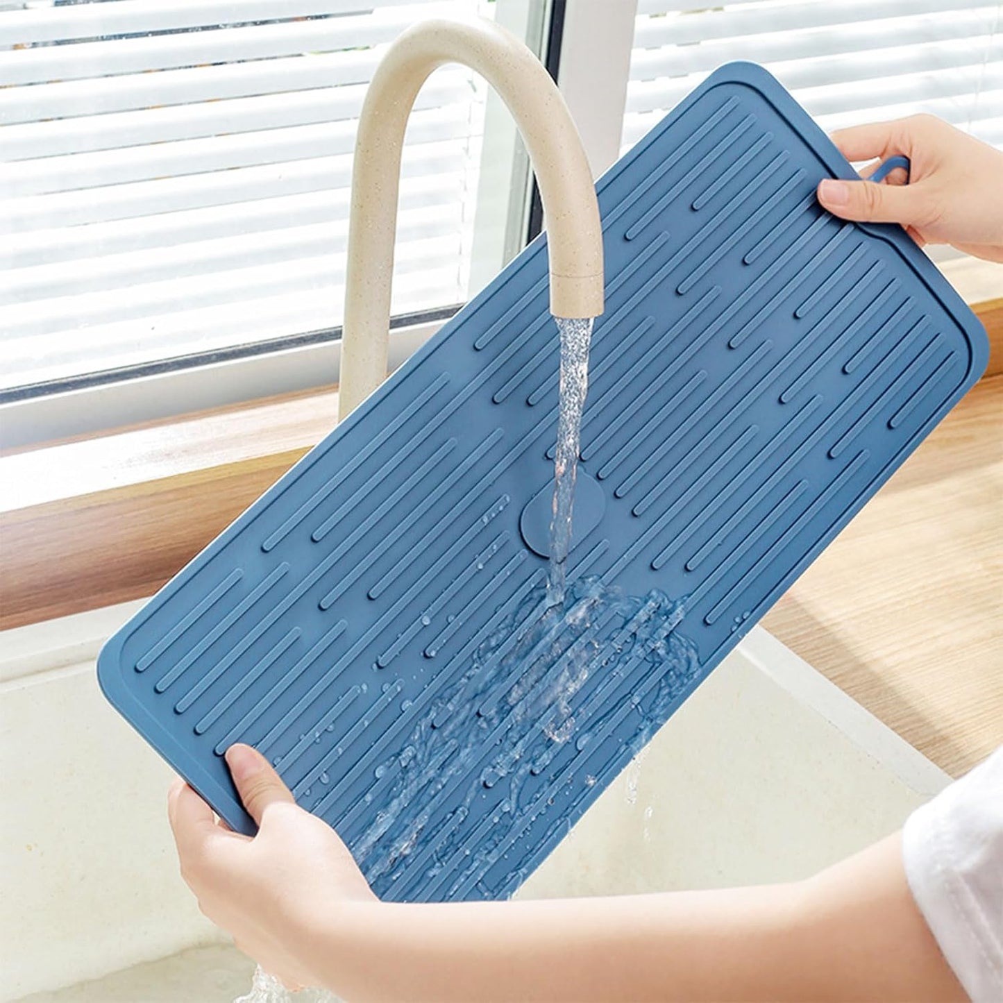 Blue Silicone Dish Drying, Mat Dish Mats for Multiple Usage, Kitchen Heat Resistant Mat, Can Be Rolled Up, Easy to Clean,Eco-friendly for Sink Bar Bottle