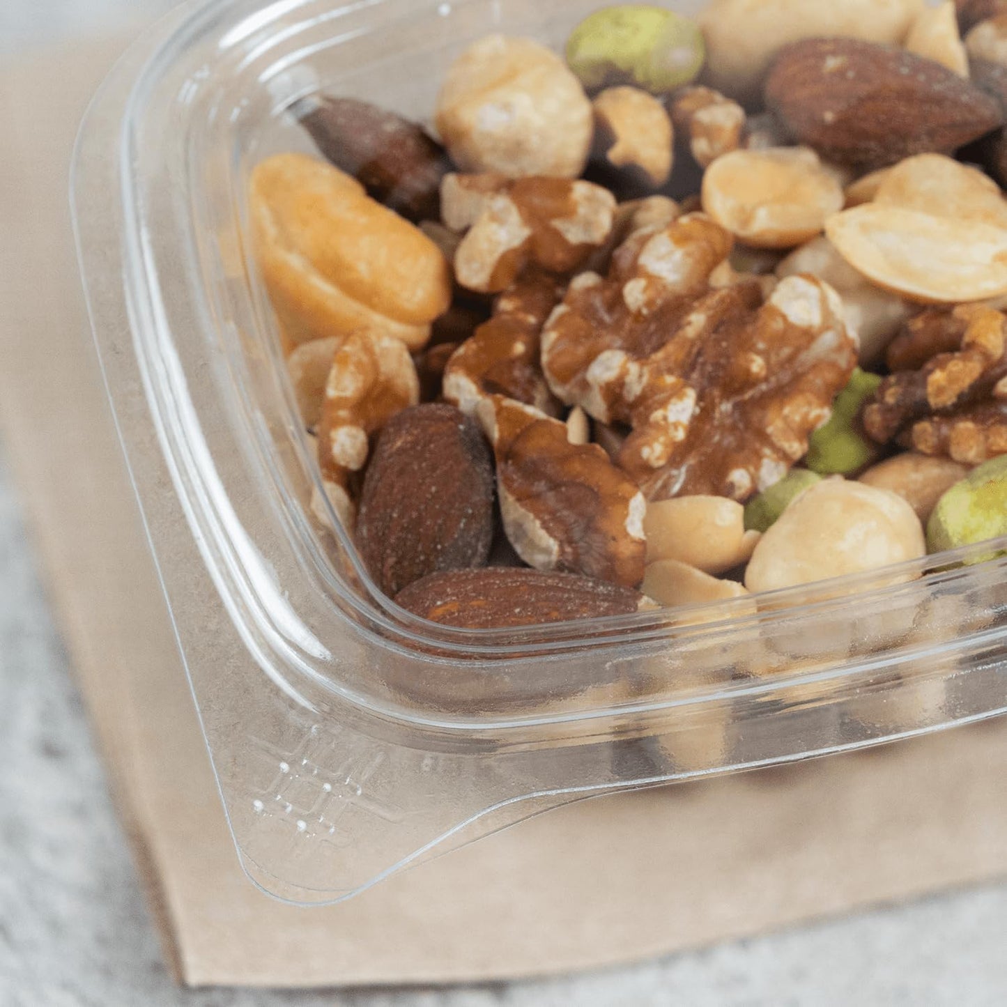 Karat 4oz PET Clear Clamshell Deli Containers - Leak-Resistant, Easy Seal for Freshness, Ideal for Salads, Fruits, Sides & Desserts - Multipurpose Plastic Take Out Food Containers (Pack of 400)