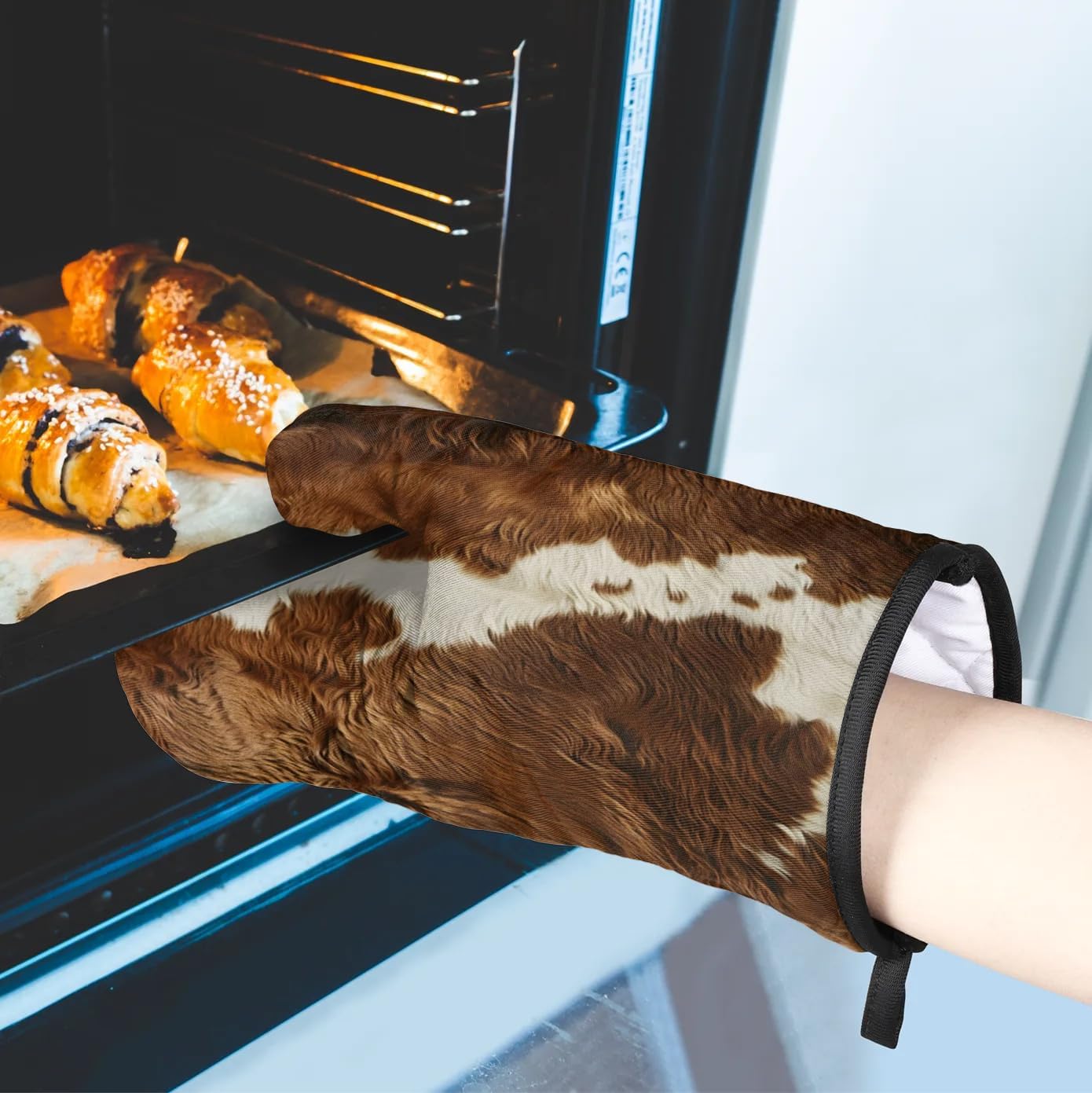 Cow Print Vintage Brown Oven Mitts and Pot Holders Sets, 2 Pcs Cow Decorative Kitchen Oven Glove for Cooking