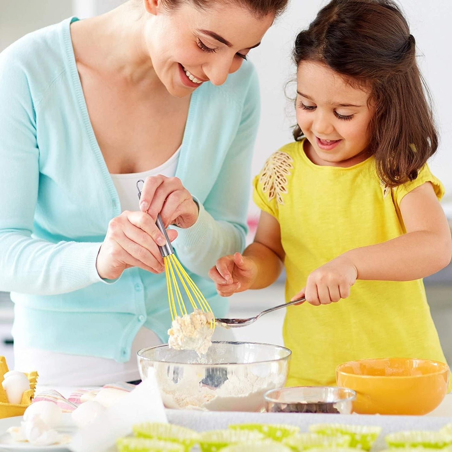 HOTEC 4 Pieces Silicone Whisks Set, Wire Balloon Whisks for cooking Egg Beater, Non-slip Handle Whisk for Non-stick Cookware Perfect for Cooking, Stirring, Beating and Blending (Multicolor)