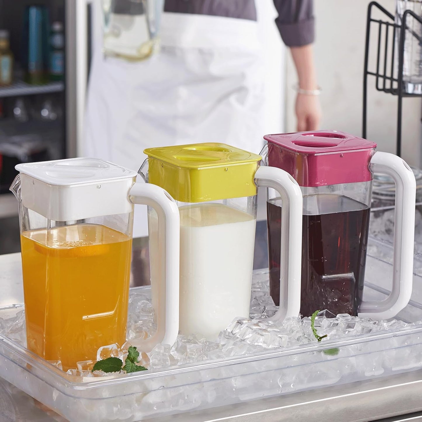 CURTA 2 Pack 2 Liters/68 oz clear Plastic Square Pitcher with Lid & Handle for Kitchen,ICED JUICE and Coffee Carafe Beverage Serveware, Acrylic Water Jug for Hot/Cold Drinks&lemonade