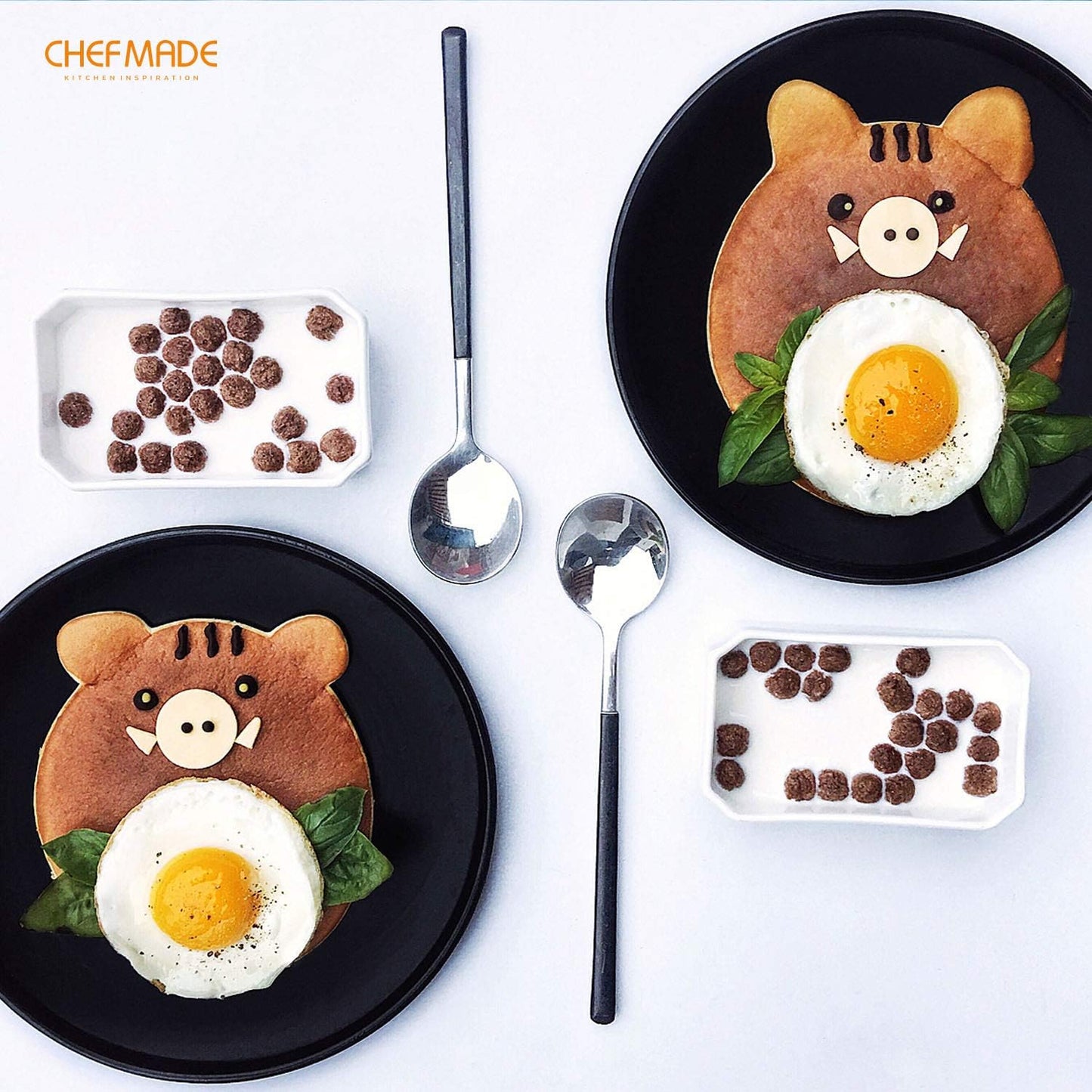 CHEFMADE Crepe Pan with Bamboo Spreader, 8-Inch Non-Stick Pancake Pan with Insulating Silicone Handle for Gas, Induction, Electric Cooker (Champagne Gold)