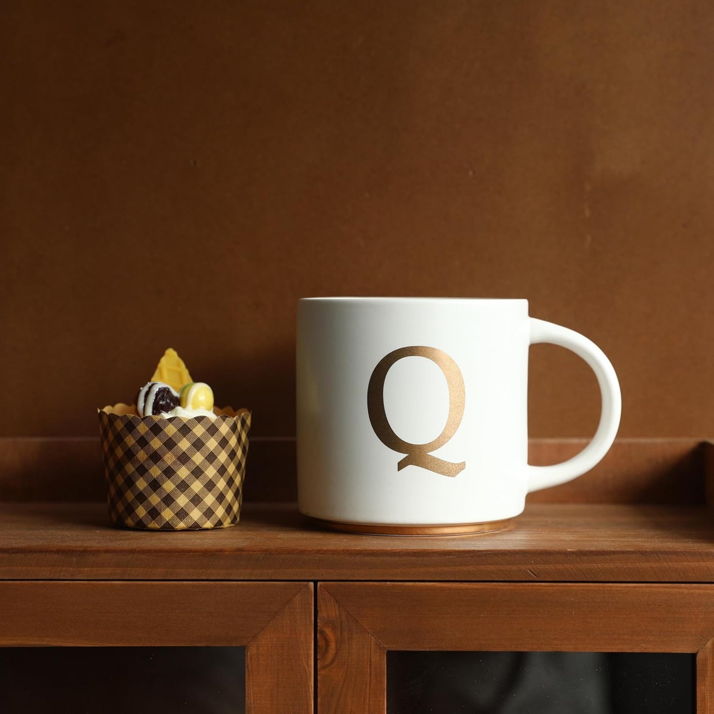 COLLECTIVE HOME - Monogram Ceramic Mugs, 15 oz Golden Initial Coffee Cups, Elegant Alphabet Tea Mugs, Elegant Personalized Mug with Gift Box, Unique Mug with Double Side Capital Letter (Q)