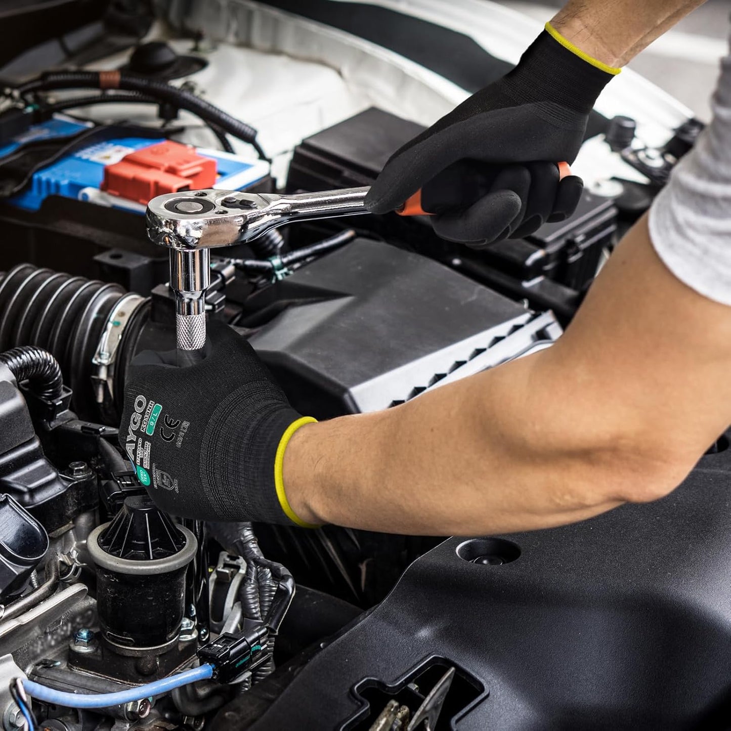 KAYGO Safety Work Gloves MicroFoam Nitrile Coated, 3 Pairs KG18NB,Seamless Knit Nylon Glove with full fingers Touchscreen, Ideal for Automotive,Warehouse,Construction (S, Black)