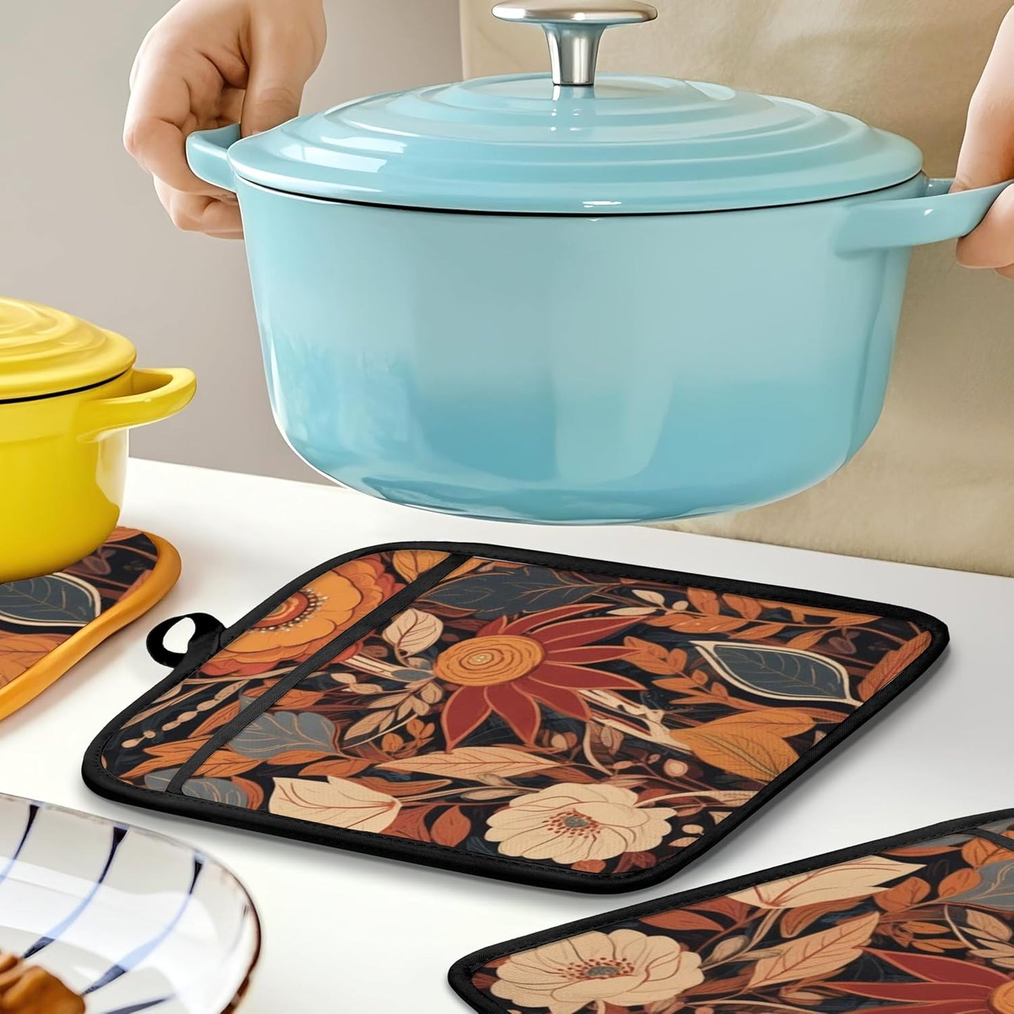 Boho Vintage Floral Pot Holders for Kitchen, Mid Century Modern Boho Flower Botanical Heat Resistant Hot Pads and Oven Mitts for Baking Cooking