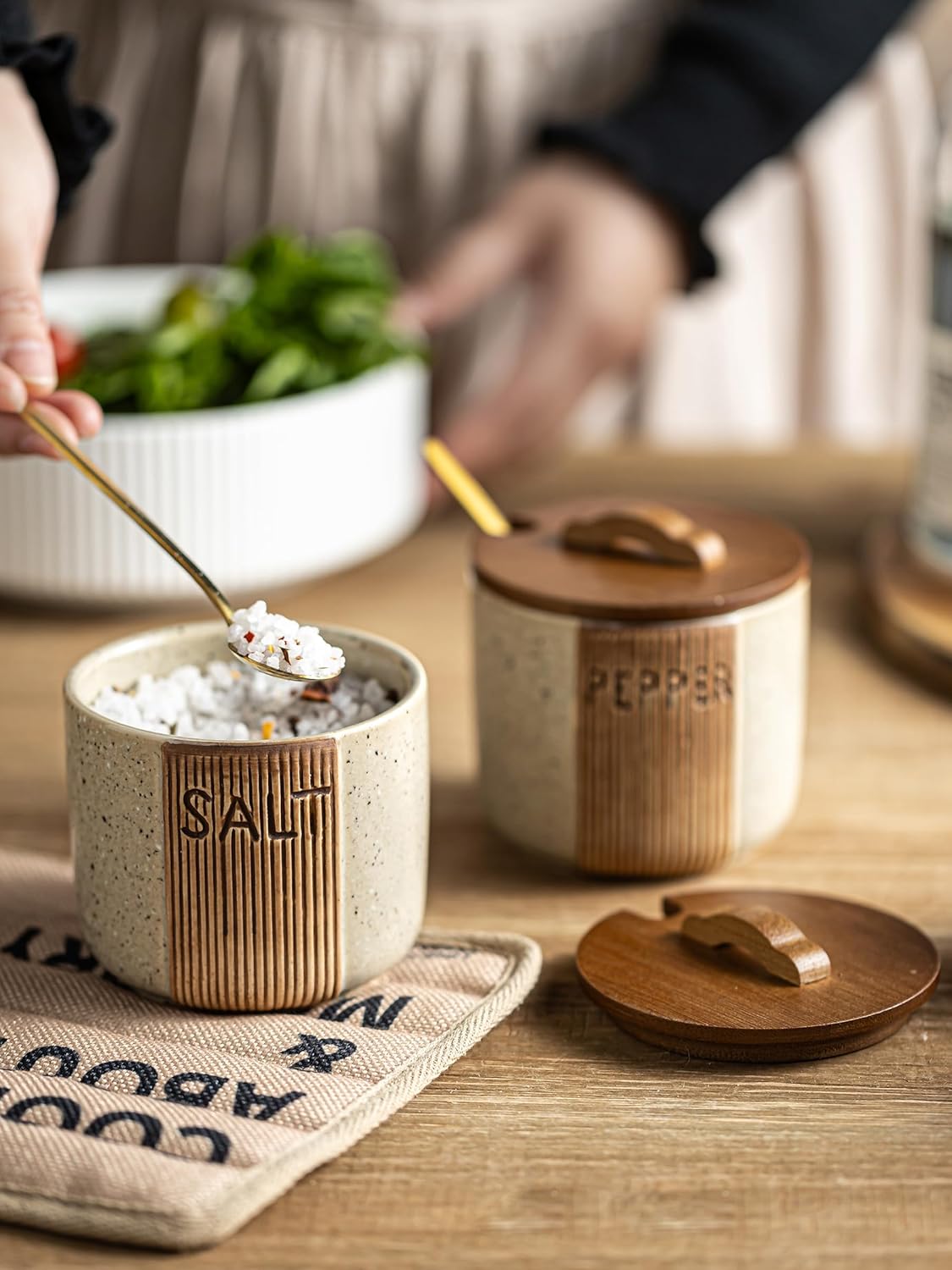 Ceramic Salt and Pepper Bowl, Salt Cellar with Lid and Spoons Salt Containers for Countertop Pepper Holder Box, Beige